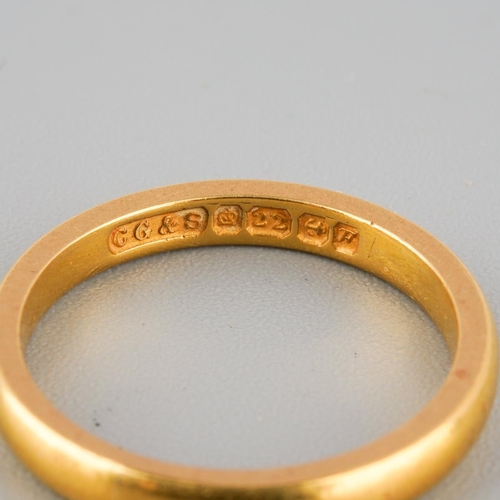 865 - A 22ct gold wedding band. Hallmarked 22ct gold, approx ring size H 1/2, approx gross weight 3.2 gram... 