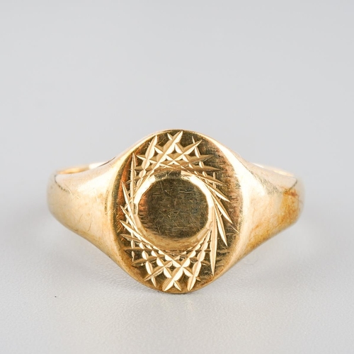 868 - A 9ct gold signet ring. Hallmark 9ct gold, approx ring size N 1/2, approx gross weight 2.5 grams.