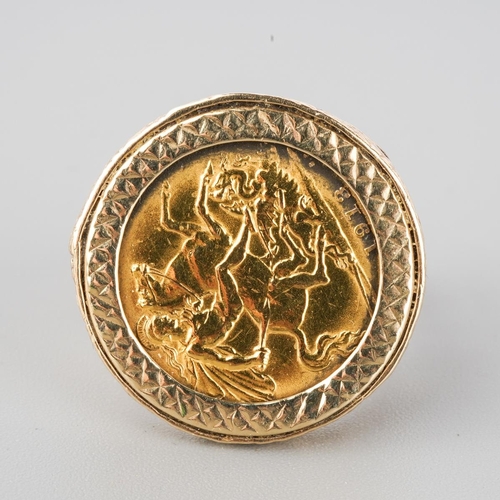 886 - A 1913 half sovereign ring mounted in 9 ct mount, gross weight approx. 7.8g, UK size S