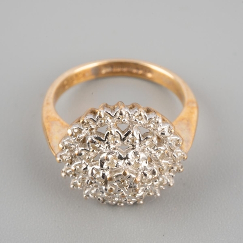 934 - A 9ct gold diamond cluster ring. Hallmarked 9ct gold, stamped 0.25, approx ring size G 1/2, approx g... 