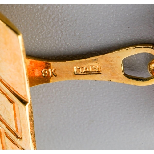 975 - A pair of 9ct gold cufflinks. Hallmarked 9ct gold, approx cufflink face length 15mm, approx gross we... 