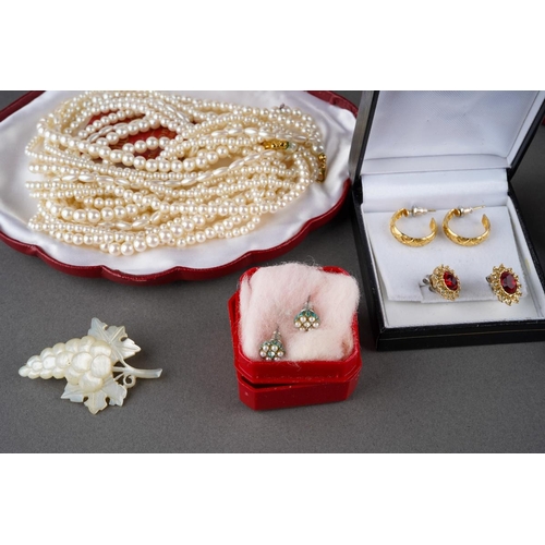 977 - Collection of costume jewellery to include a pair of 9 ct gold studs (1g approx), Scottish brooch, p... 