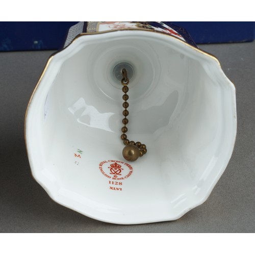 276 - A boxed Royal Crown Derby 1128 Imari solid gold band pattern bell of square form, first quality, pri... 