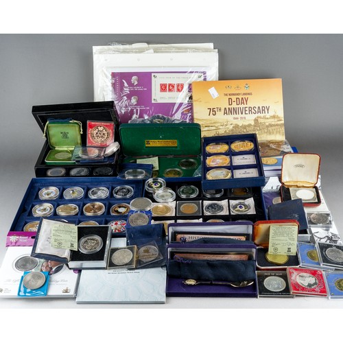 663 - Pobjoy Mint, International Year of The Disabled crown coin set 
Large collection of plated commerati... 