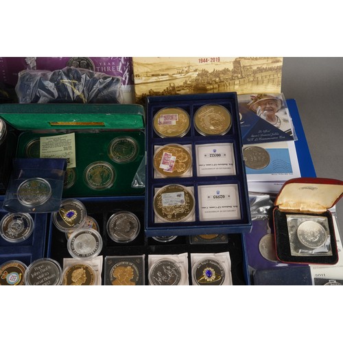 663 - Pobjoy Mint, International Year of The Disabled crown coin set 
Large collection of plated commerati... 