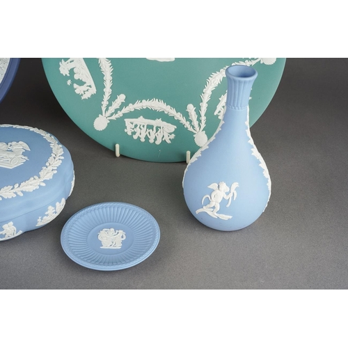 22 - Seven pieces of 20th century Wedgwood jasperware, comprising a teal plate with Classical decoration,... 