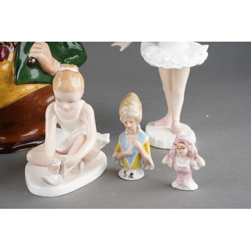 23 - A Foley Intarsio toby jug of a man holding a club, number 3460 and printed marks to base, glued repa... 