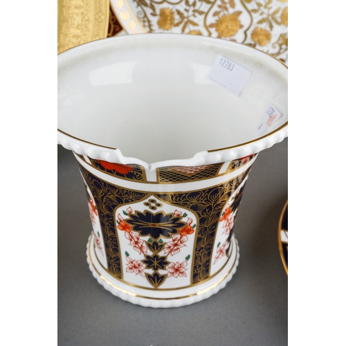57 - A collection of ceramics to include: an Abbeydale cabinet plate with gilt floral decoration, 29cm di... 