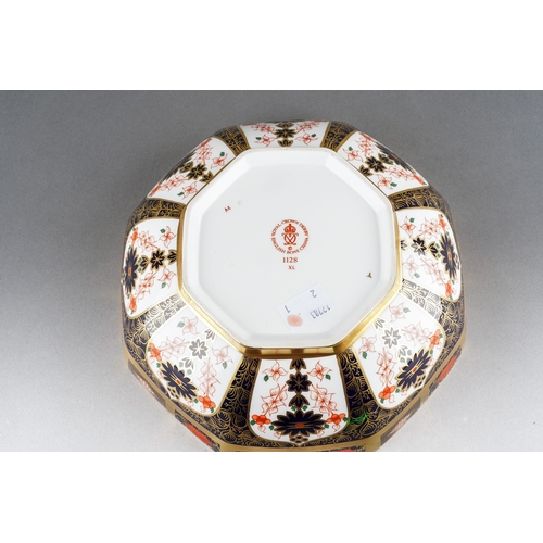 60 - A Royal Crown Derby Imari 1128 pattern octagonal bowl, 2nd quality, red backstamp, 21cm wide x 8cm h... 