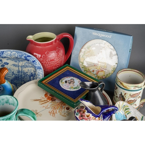 185 - Assorted ceramics including a Wedgwood biscuit barrel with Walker & Hall silver plate cover, impress... 