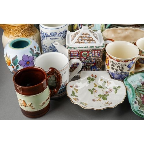 185 - Assorted ceramics including a Wedgwood biscuit barrel with Walker & Hall silver plate cover, impress... 