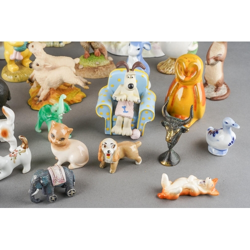 190 - Assorted small / miniature animal, bird theme ceramics to include Wade and Wade Whimsie type animals... 