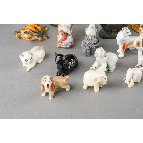 190 - Assorted small / miniature animal, bird theme ceramics to include Wade and Wade Whimsie type animals... 