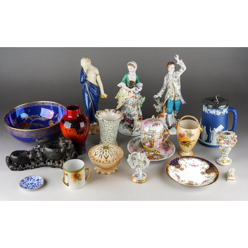 198 - A box of assorted 19th and 20th century British and Continental ceramics, including a Royal Doulton ... 