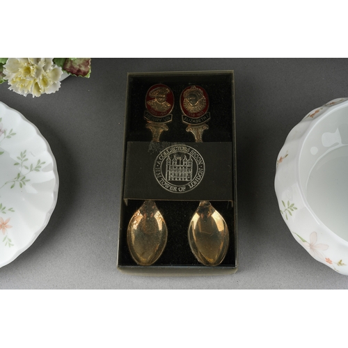 203 - A collection of ceramics to include The Coaching Inn by Coalport, Royal Doulton Flower Centrepiece, ... 