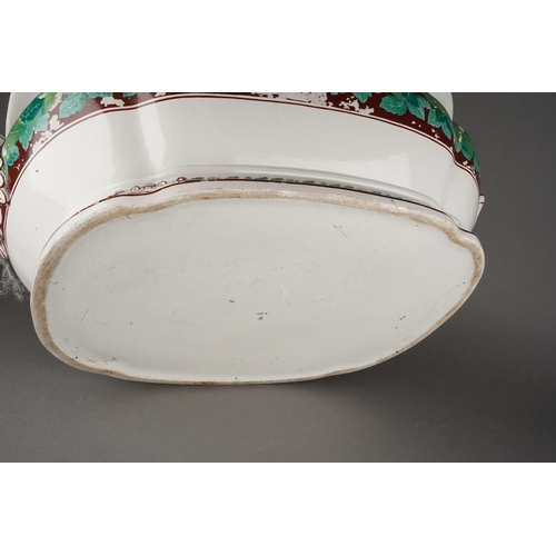 220 - Copeland foot bath decorated with 
pattern number D.331, c. 1855. Flaking 
enamels.  
See note of id... 