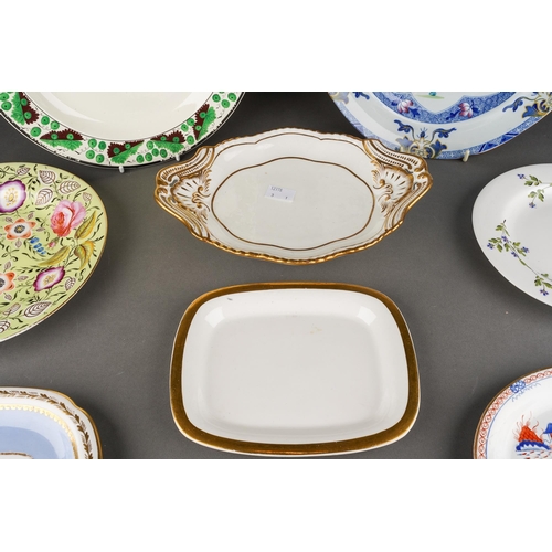 226 - A collection of early 19th Century Spode to include: 
1. ‘Willow Landscape’ pattern dinner plate, ci... 