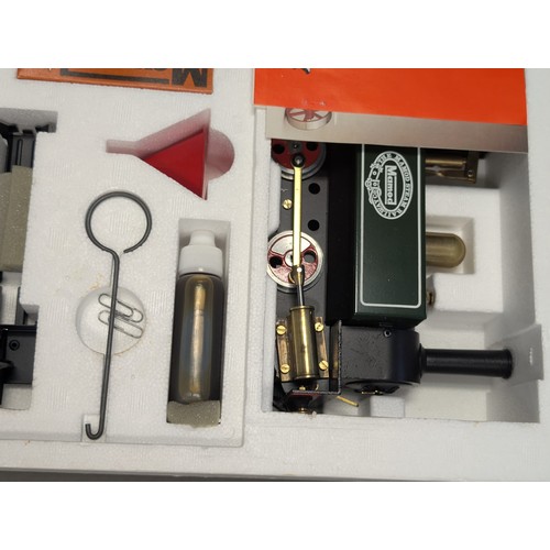 760 - Mamod Steam Model - This boxed set contains 1 Locomotive SL1/2, 1 Open Wagon, 1 Lumber Truck, 20 pie... 