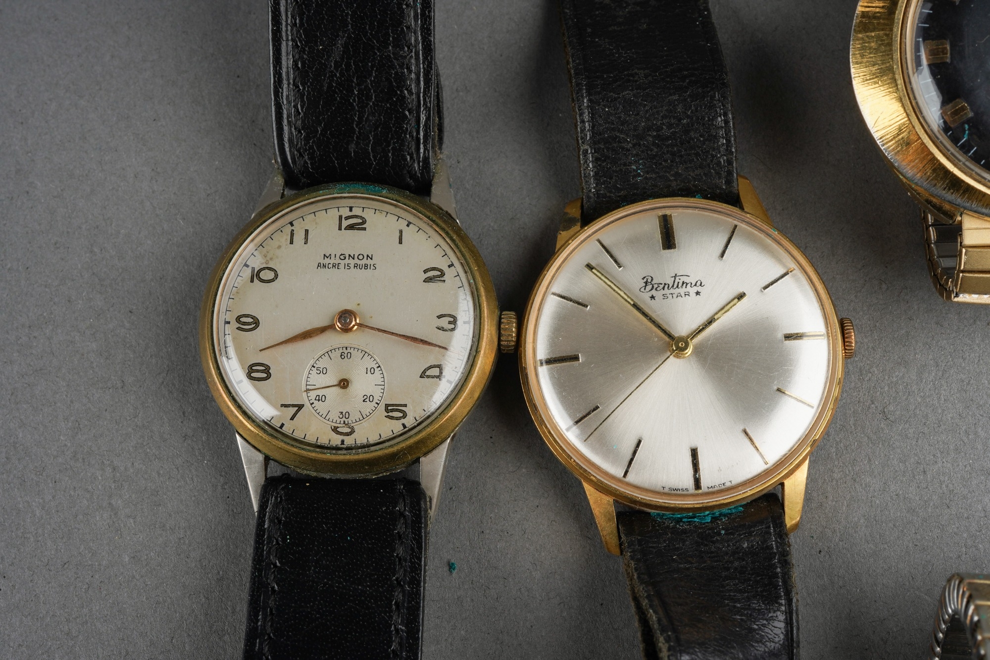 Collection of watches and pocketwatches. To include a key wind fob ...