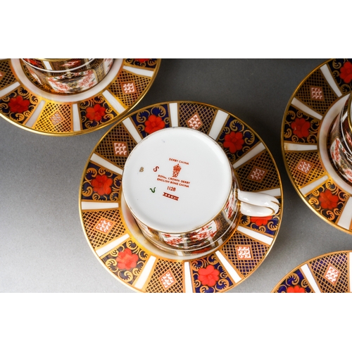15 - Royal Crown Derby Old Imari 1128 to include six coffee cans and saucers and pair of tea cups and sau... 