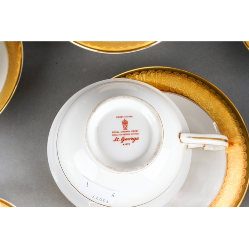 19 - A set of six Royal Crown Derby 