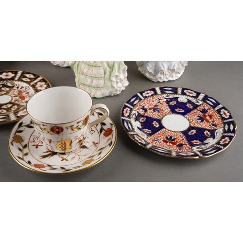 24 - A collection of Royal Crown Derby Imarri pattern serving plate, side plates, cups and saucers, jug a... 