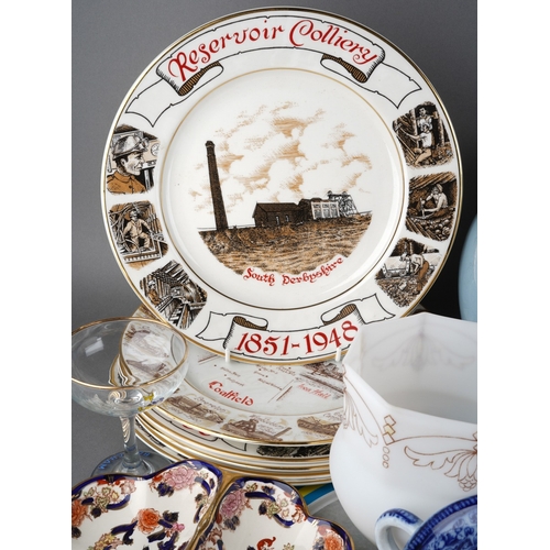 43 - Collector's lot including Mason's Mandalay hor d'oeuvres dish, bowl and plate, a Mid 20th Century It... 