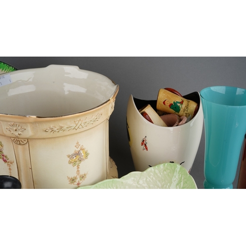 46 - Assorted ceramics to include: Wade Ballet vase with black interior, three Shelley #8418 Heather and ... 
