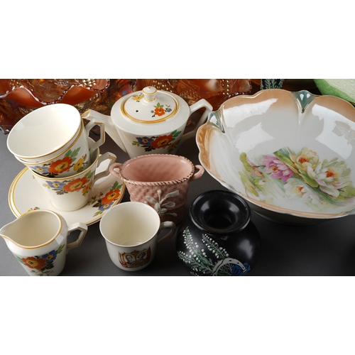 46 - Assorted ceramics to include: Wade Ballet vase with black interior, three Shelley #8418 Heather and ... 