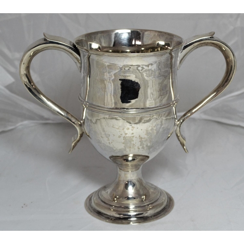 330 - A George III silver 2 handled loving cup - London 1800 by Peter, Ann and William Bateman - 12.09 ozt... 