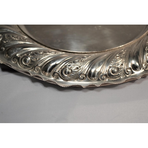 327 - A silver calling card tray - Sheffield 1894 by John Gallimore - 5.14 ozt - 7