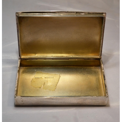 336 - A large silver snuff box with gilt interior and engine turned top - London 1928 by Saunders & Shephe... 