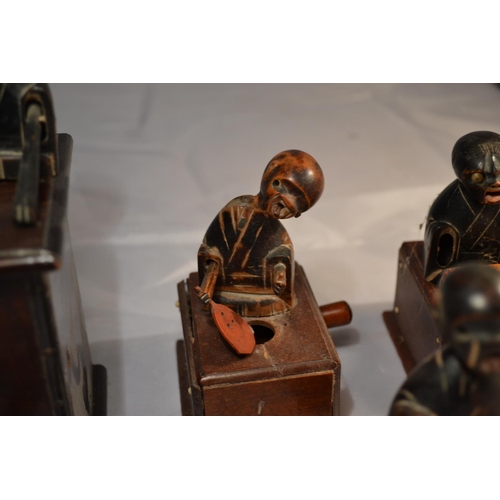 375 - A collection of 5 wooden articulated Kobe toys - Meiji period (1868-1912)