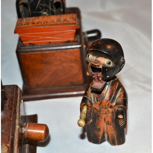 375 - A collection of 5 wooden articulated Kobe toys - Meiji period (1868-1912)