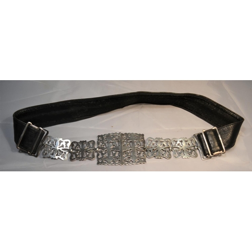 385 - A superb silver and leather nurses belt - Birmingham 1907 by Hammond, Turner & Sons