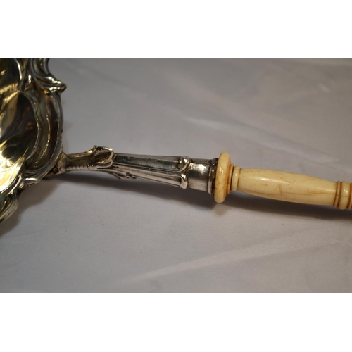 386 - A 19th century white metal punch ladle with an Ivory handle - unmarked - Approx 13.5