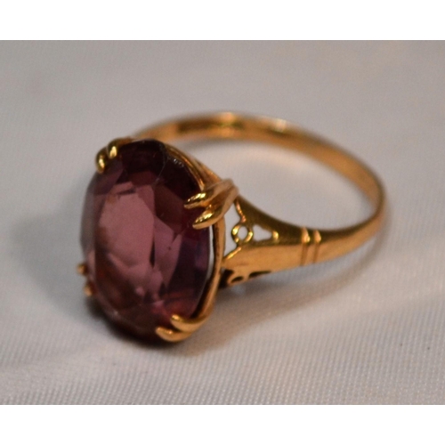 396 - A 9ct gold cocktail ring approx size L 1/2