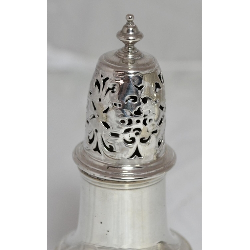 398 - A silver baluster pepper pot - London 1726 by John Hugh le Sage