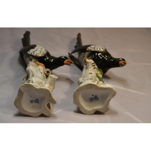 409 - A pair of Capodimonte figures of black birds c.1900