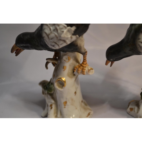 409 - A pair of Capodimonte figures of black birds c.1900