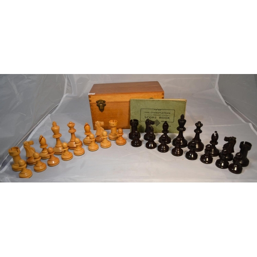 451 - A vintage good quality weighted Staunton pattern chess set in original box with book