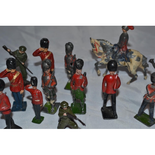 454 - A quantity of vintage lead Soldiers - various makers inc Britains