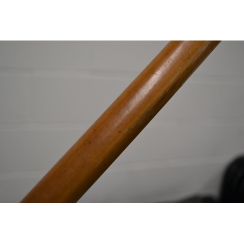 459 - A good quality white metal topped Malacca walking cane, the top engraved with John Macintyre - Lizva... 