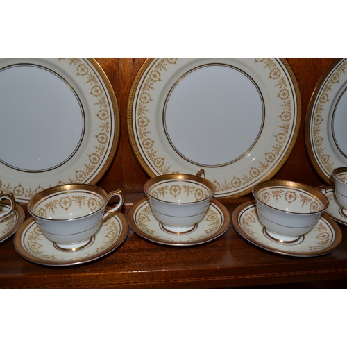 200 - An extensive Aynsley Gold Dowery pattern dinner service