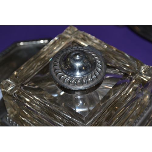 473 - A good quality early 20th century silver plate and glass inkwell stand by Walker & Hall