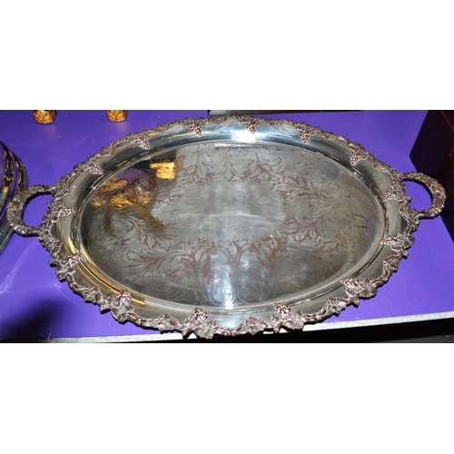 478 - A good quality Victorian silver plated butlers tray and 2 silver plated entree dishes and covers