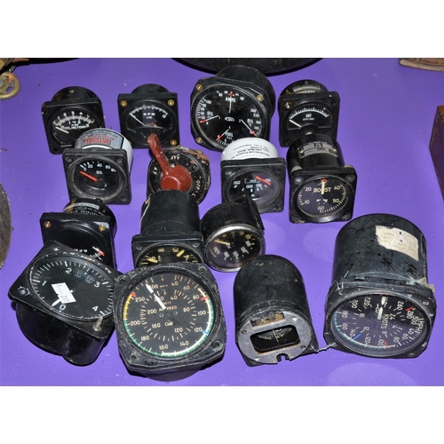 139 - 15 assorted vintage dials and switches from aircraft