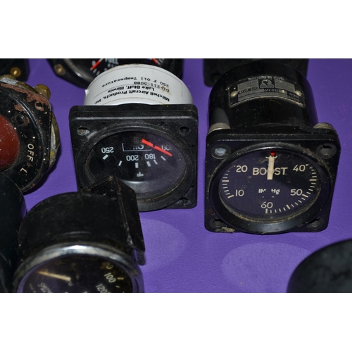 139 - 15 assorted vintage dials and switches from aircraft