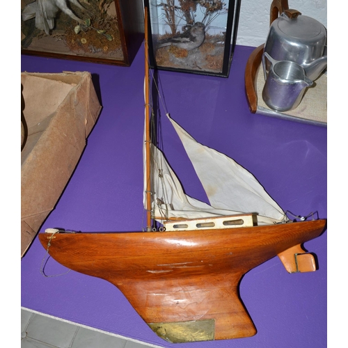 184 - A good quality vintage wooden pond yacht called 