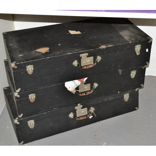 192 - A set of 3 vintage cases for strapping to the back of a sports car